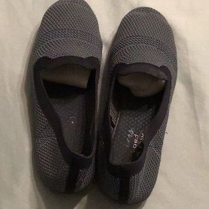 Skechers knit slip on LAST price drop